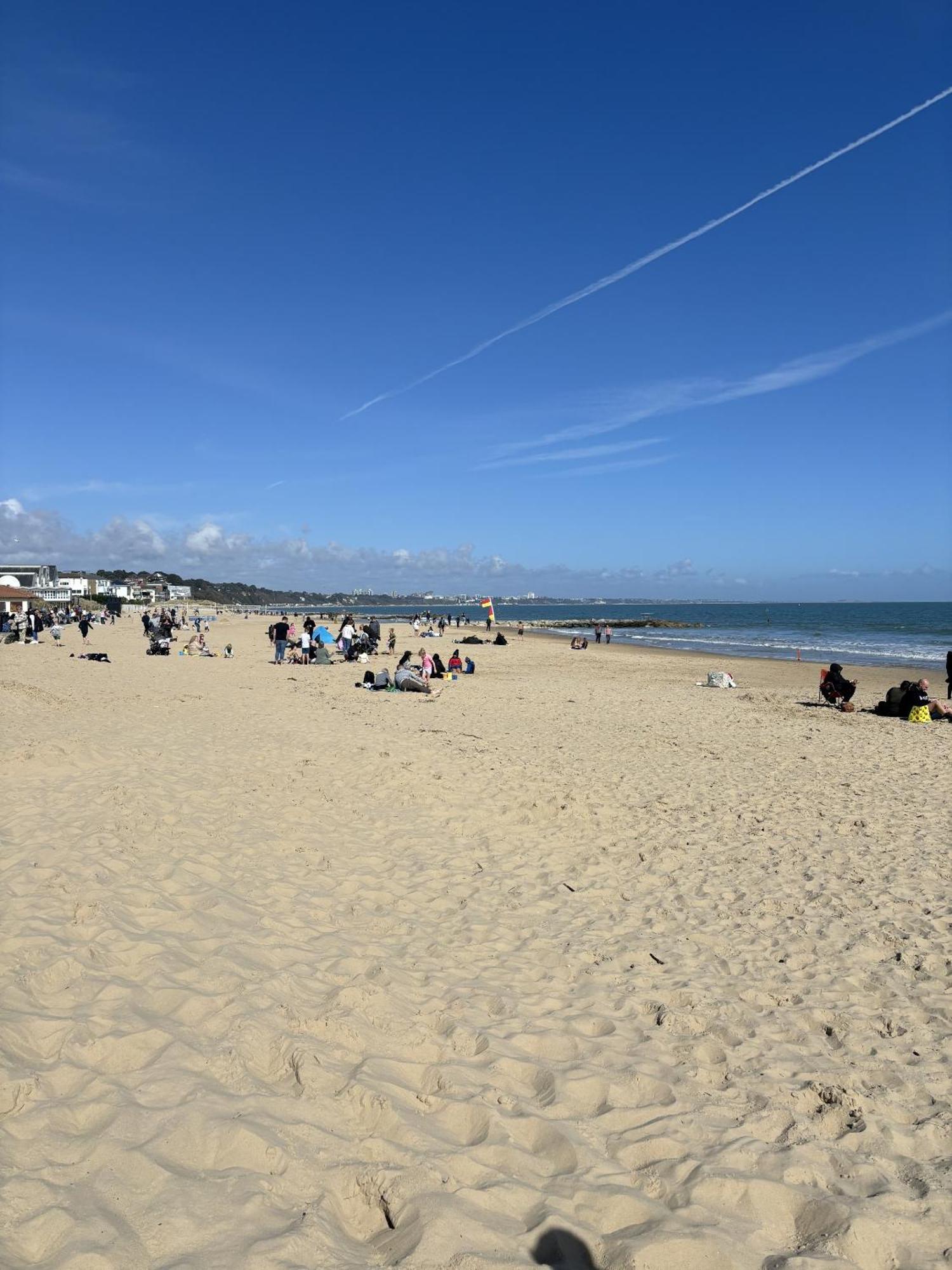 Relax Inn Bournemouth Bagian luar foto